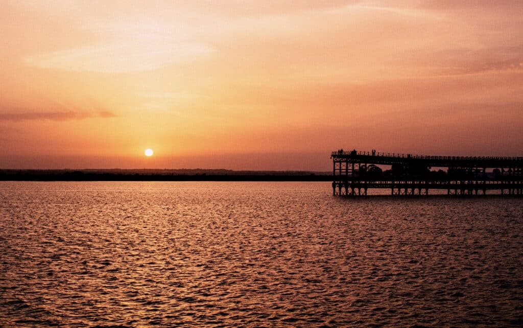muelle del tinto huelva