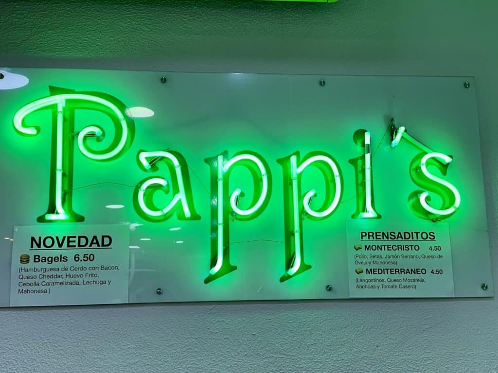 Bar Pappis: los mejores montaditos de Huelva los tienes en este pequeño y querido bar del barrio de Isla Chica (2023) 4 bar pappis