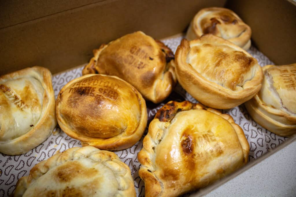 Empanadas Malvón Huelva: probamos estas empanadas argentinas sentados en nuestro sofá (2023) 4 empanadas malvon huelva
