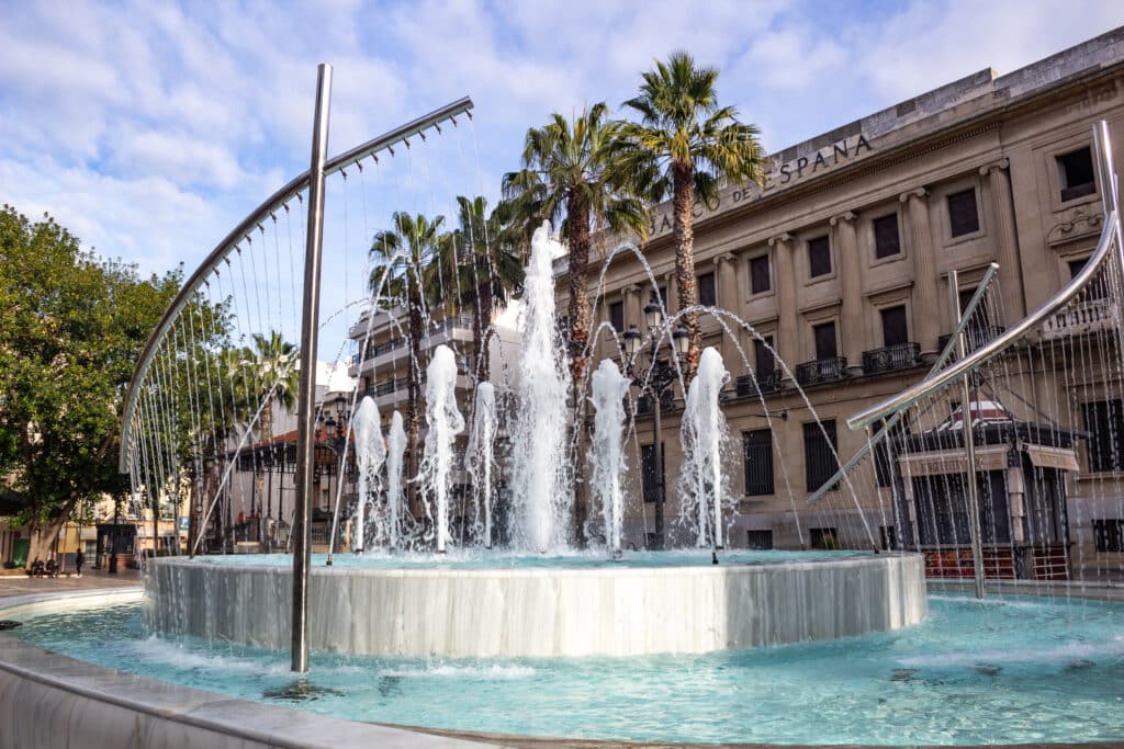 Plaza de las Monjas: corazón del centro histórico de Huelva y punto neurálgico 4 plaza de las monjas