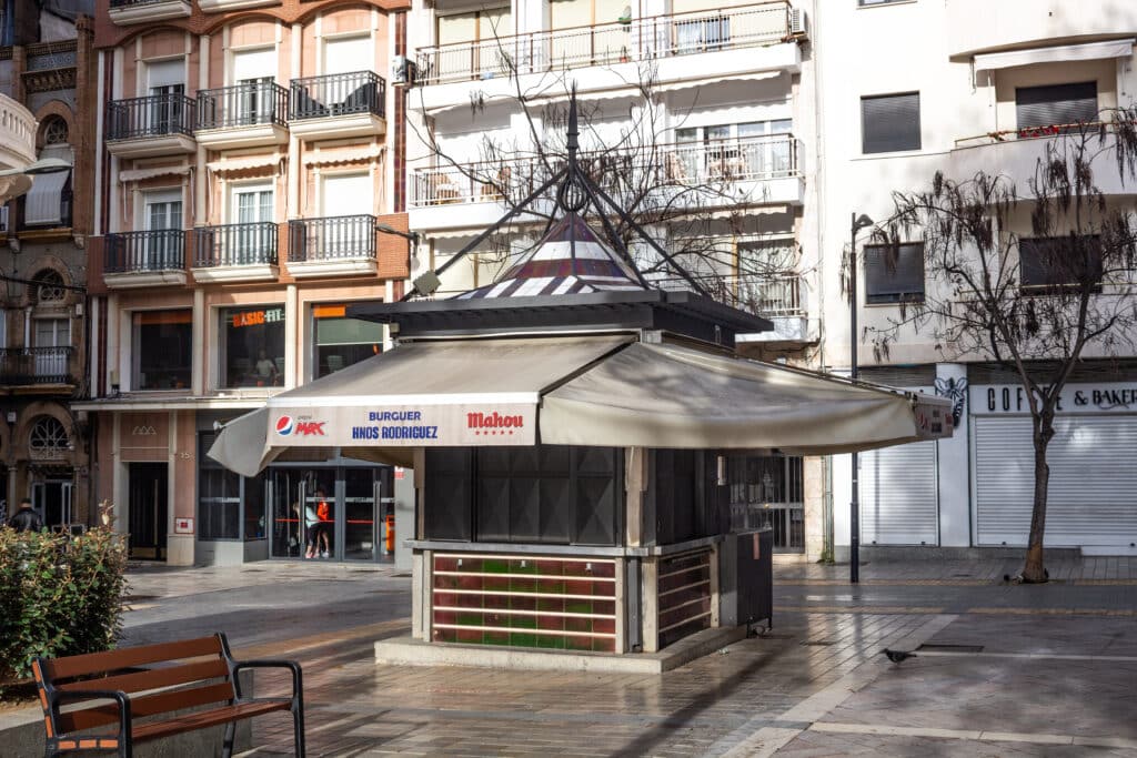 Burger Hermanos Rodríguez: la mítica hamburguesa de la Plaza de las Monjas de Huelva (2023) 4 burger hermanos rodriguez