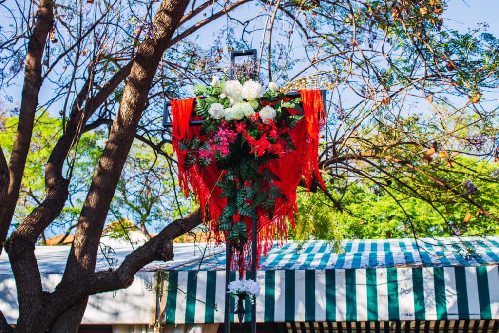 Cruz de Mayo Barrio Obrero Huelva: visitamos nuestra favorita y una de las más populares de la ciudad 4 cruz de mayo barrio obrero huelva