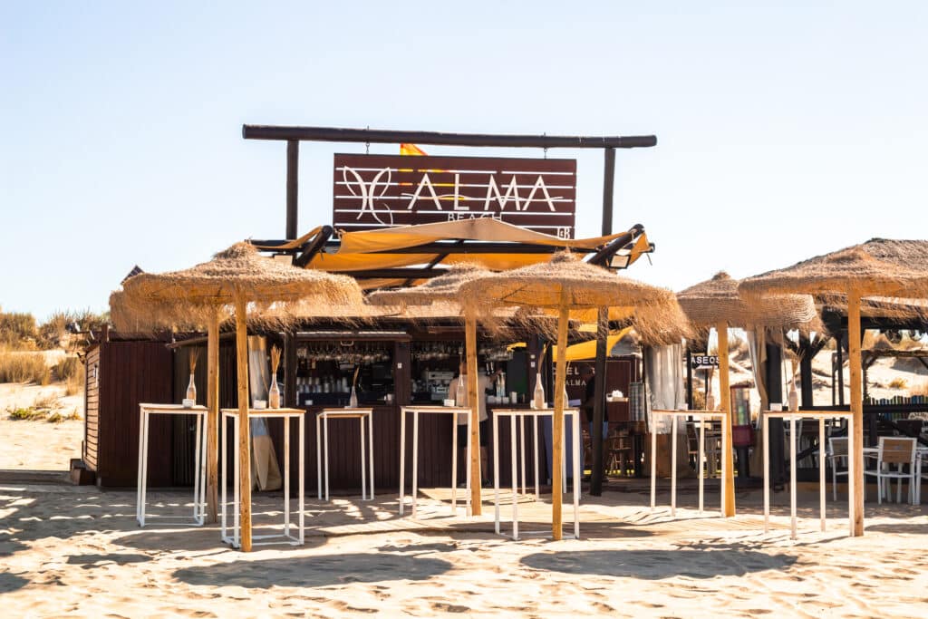 Alma Beach Punta Umbría: este chiringuito situado en la Playa de la Bota entra directo a nuestro top de 2024 4 alma beach