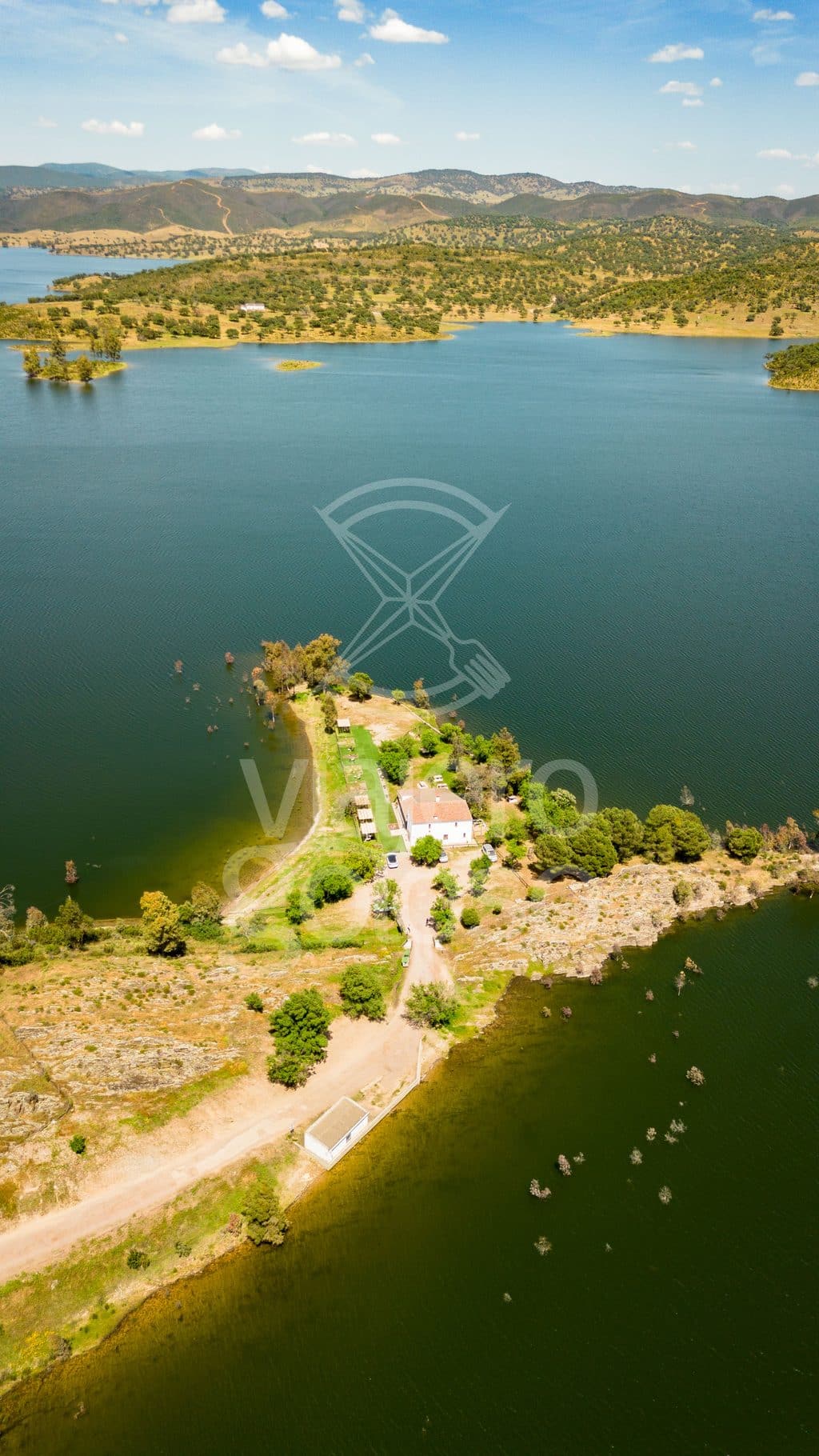 El Lago Secreto: uno de los restaurantes más sorprendentes de Huelva en 2026 está junto al Embalse de Aracena 6 el lago secreto
