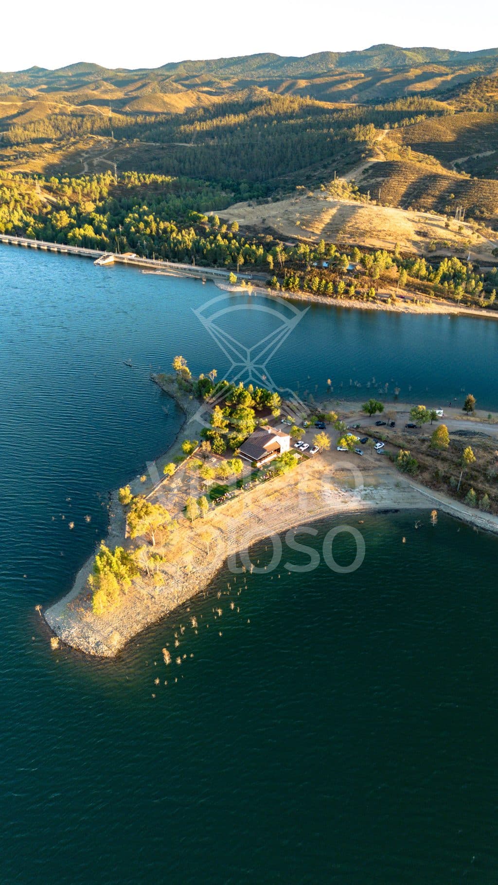 El Lago Secreto: uno de los restaurantes más sorprendentes de Huelva en 2026 está junto al Embalse de Aracena 7 el lago secreto
