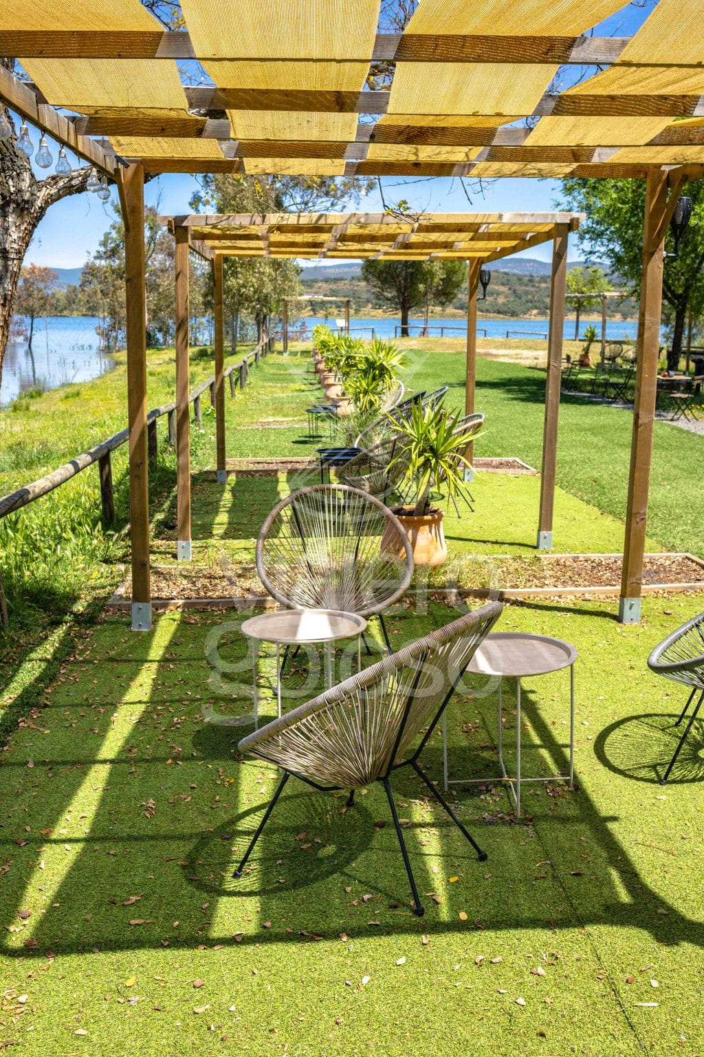El Lago Secreto: uno de los restaurantes más sorprendentes de Huelva en 2026 está junto al Embalse de Aracena 8 el lago secreto